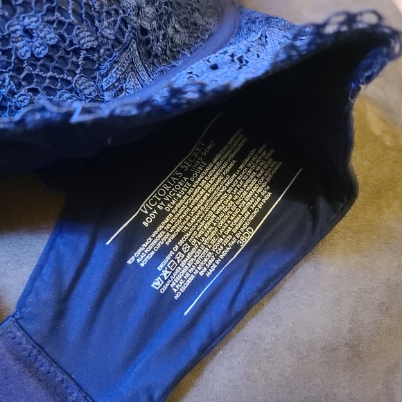 38DD Victoria's secret Bra - Picture 2 of 3